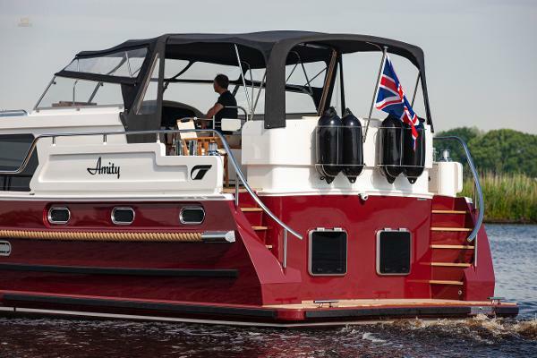 yachts-95777-367321_5.jpg
