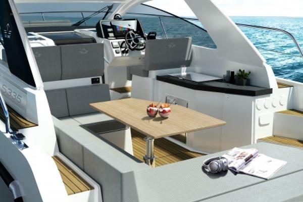 yachts-95815-367459_4.jpg