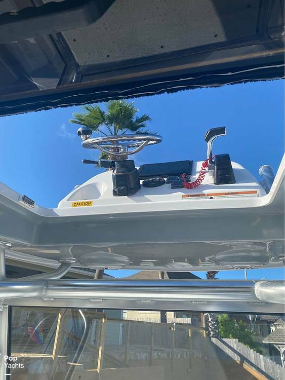 yachts-95875-367760_6.jpg