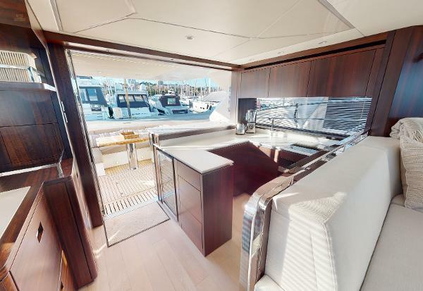 Sunseeker Manhattan 55 - Galley