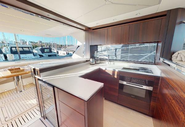 Sunseeker Manhattan 55 - Galley
