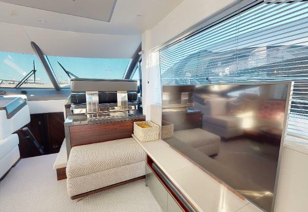 Sunseeker Manhattan 55 - Saloon