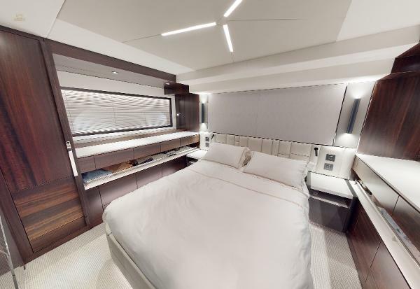 Sunseeker Manhattan 55 - Master Cabin