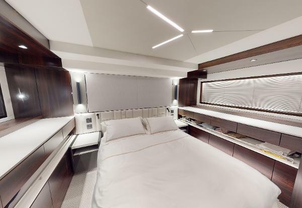 Sunseeker Manhattan 55 - Master Cabin