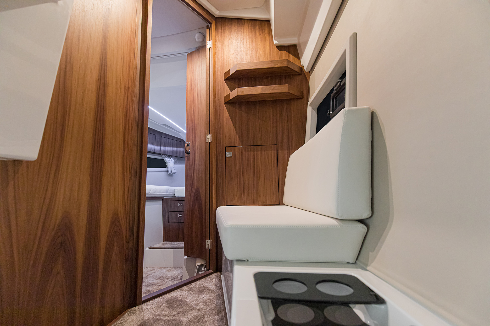 yachts-96092-368555_12.jpg