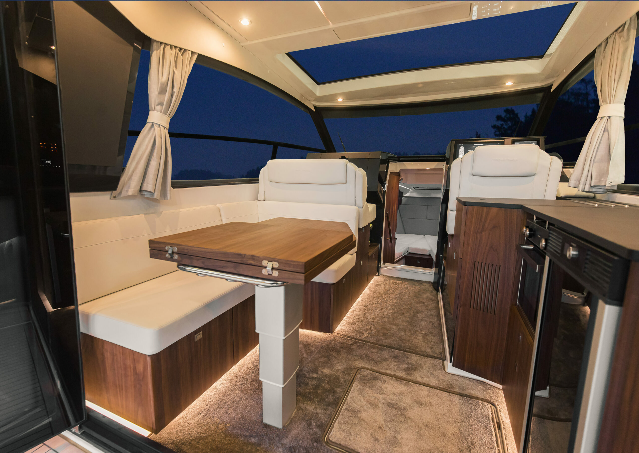 yachts-96092-368555_14.jpg