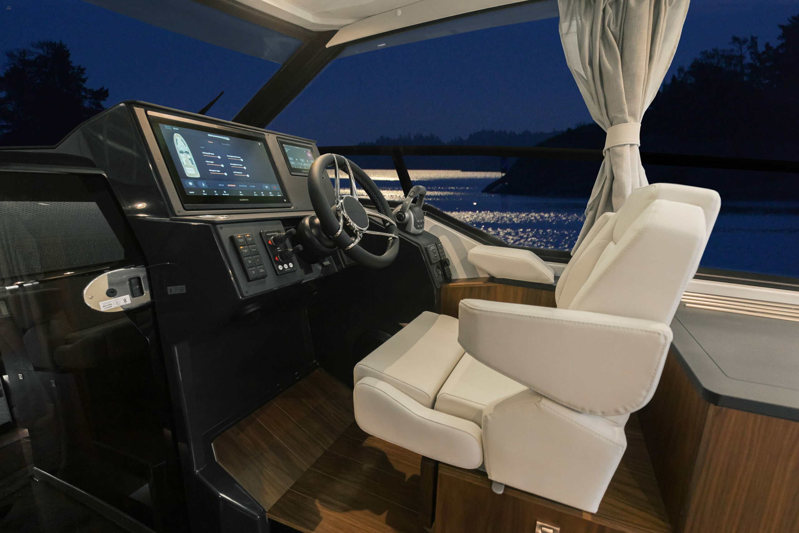 yachts-96092-368555_15.jpg