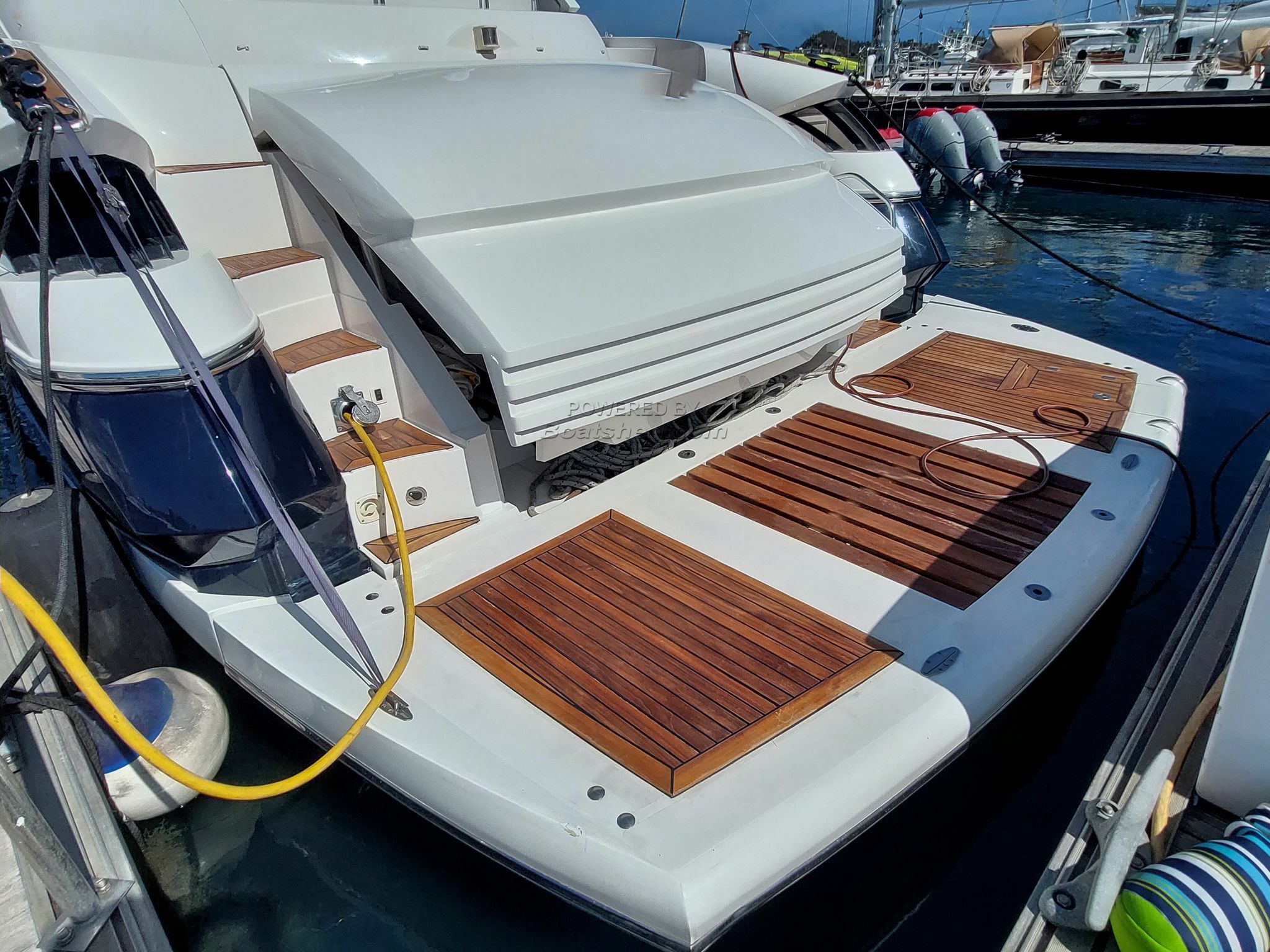 Sunseeker Predator 68 - Stern