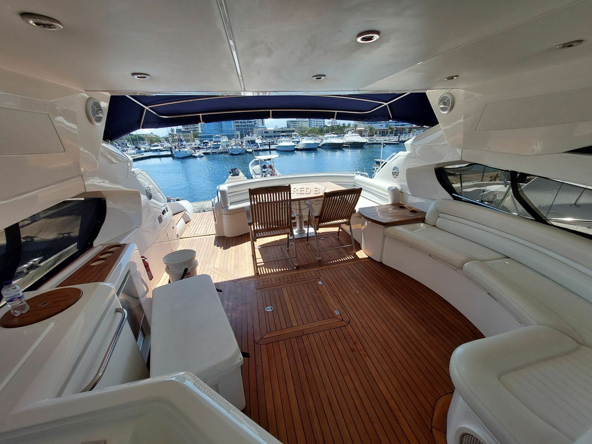 Sunseeker Predator 68 - Cockpit