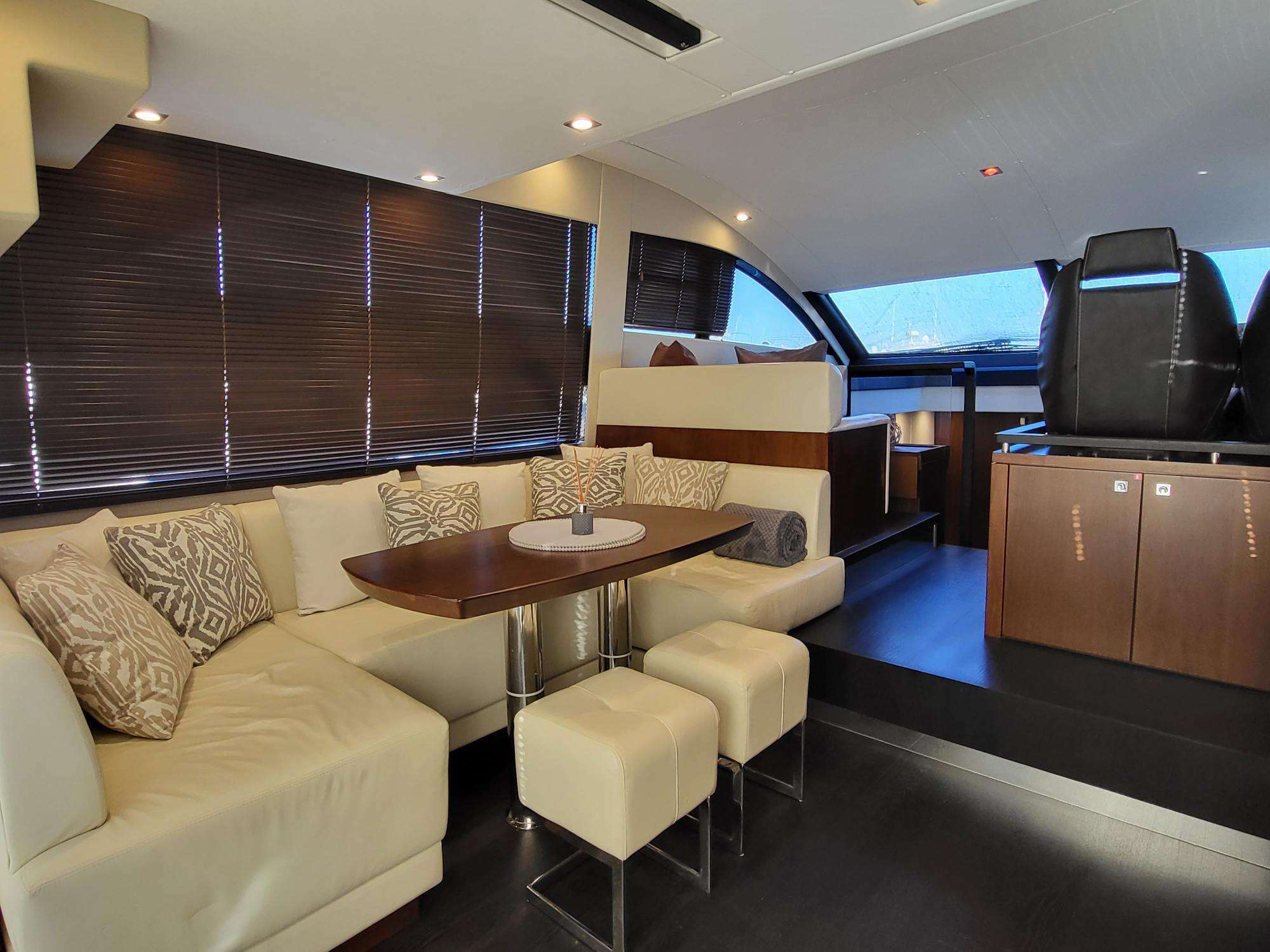 yachts-96287-369303_11.jpg