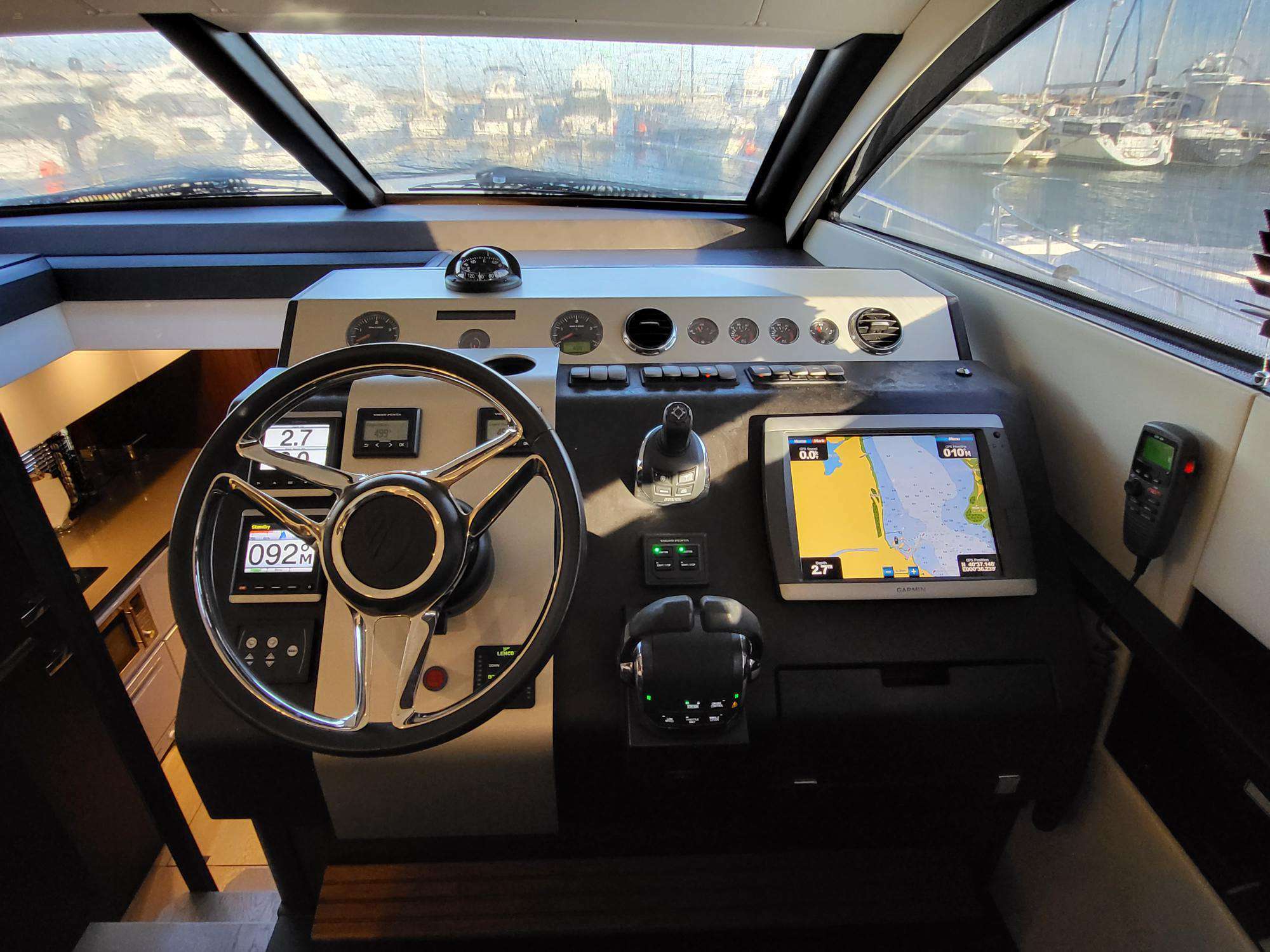 yachts-96287-369303_18.jpg