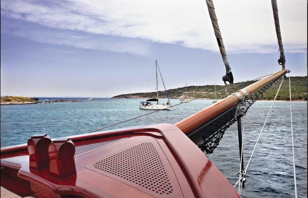 yachts-96409-369789_1.jpg
