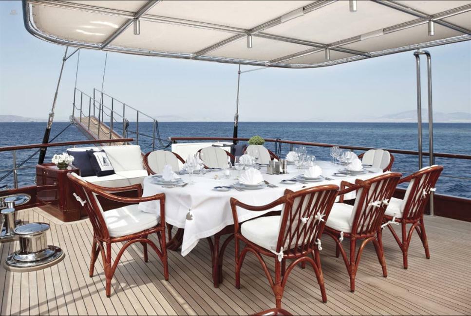 yachts-96409-369789_2.jpg