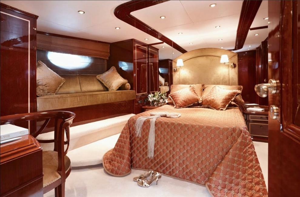 yachts-96409-369789_8.jpg
