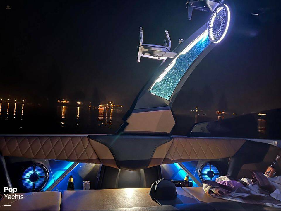 yachts-96429-369859_5.jpg
