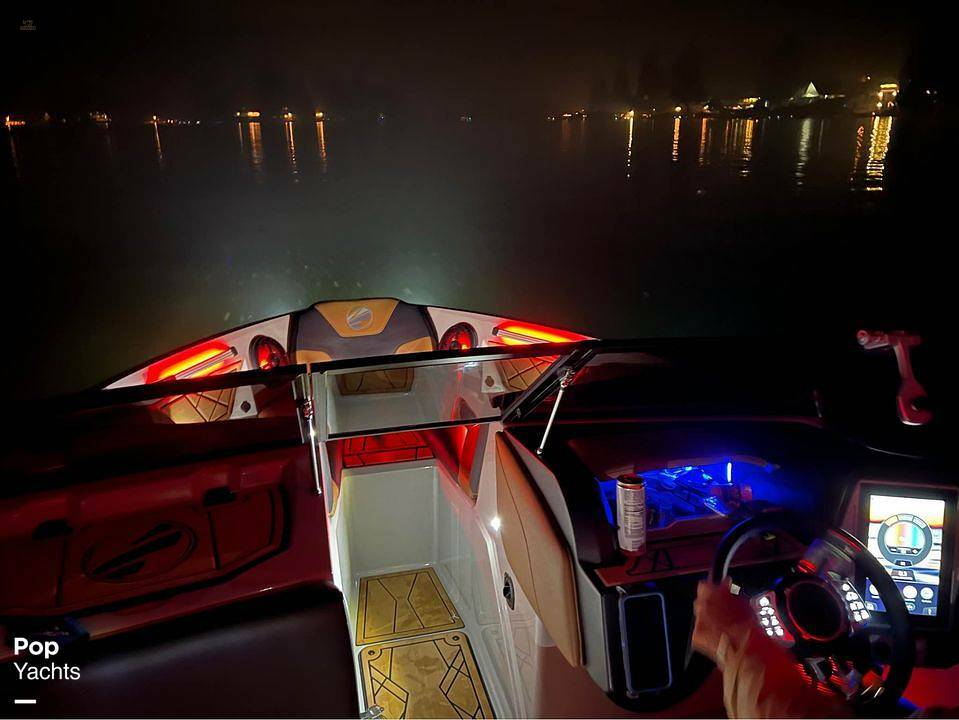 yachts-96429-369859_6.jpg
