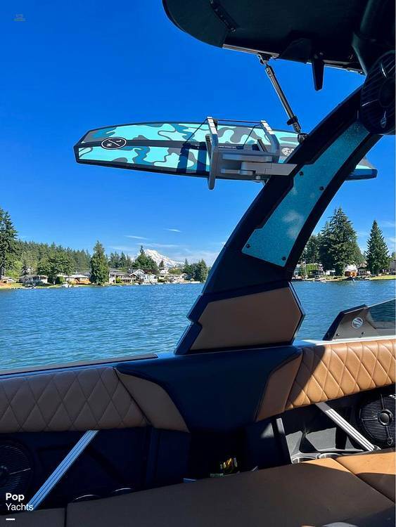 yachts-96429-369859_8.jpg