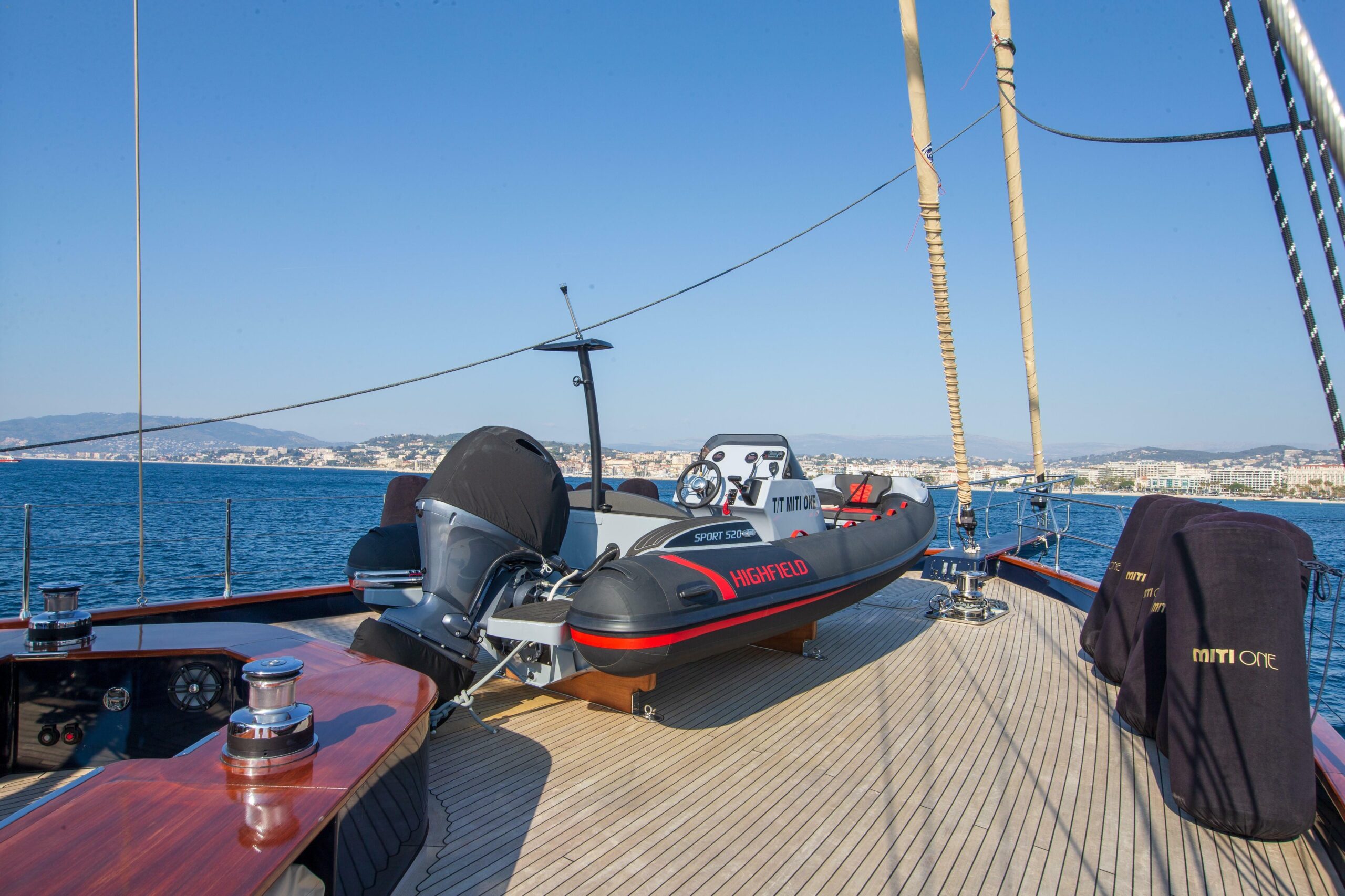 yachts-98545-379118_11.jpg