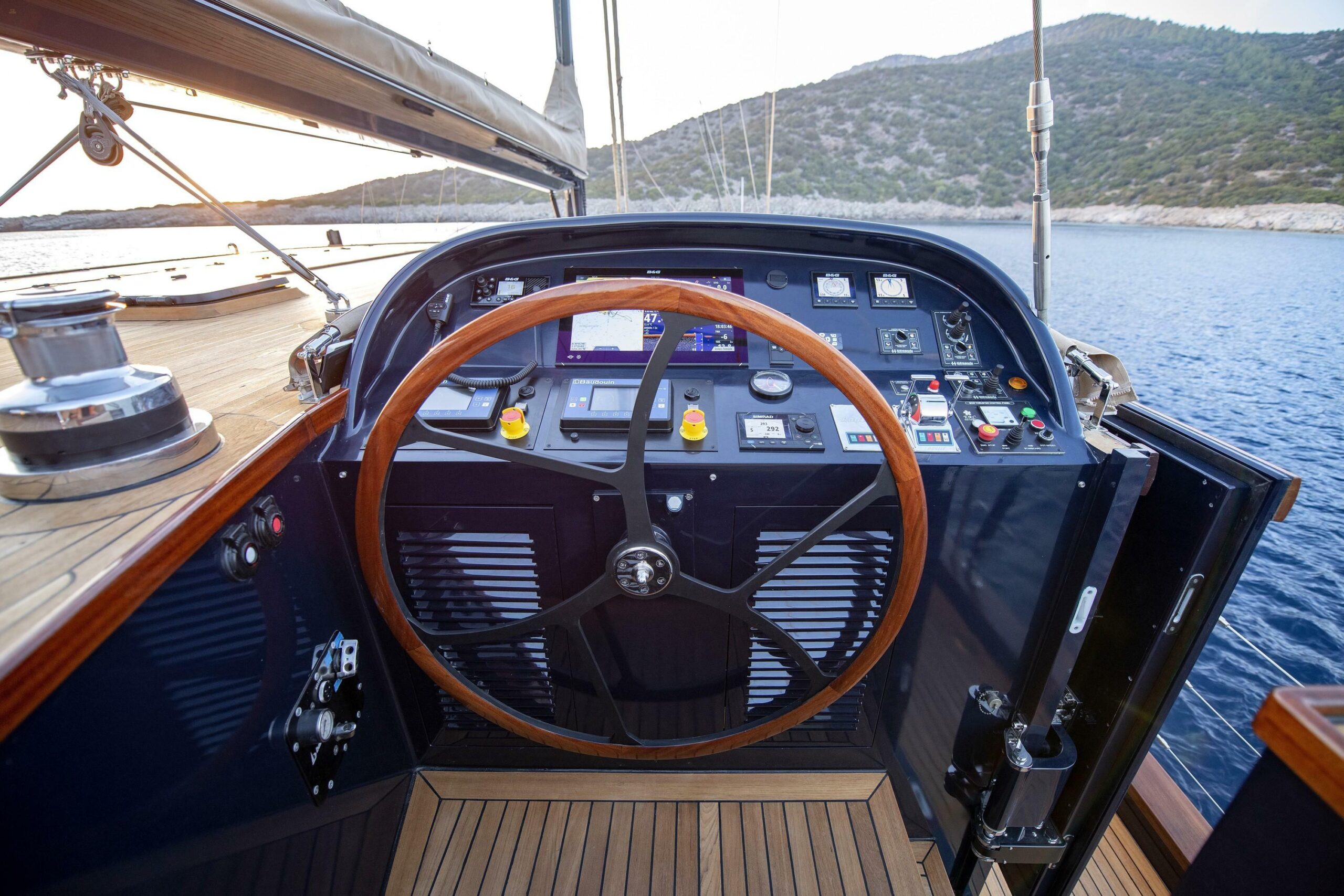 yachts-98545-379118_12.jpg