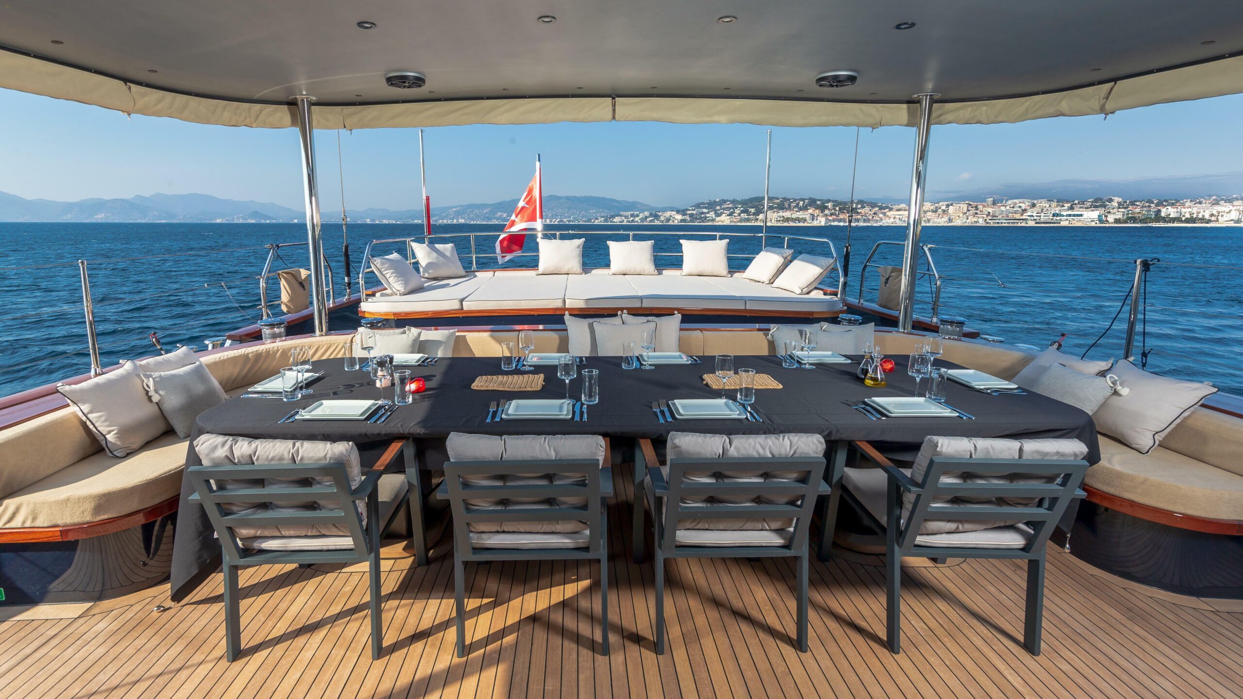 yachts-98545-379118_15.jpg