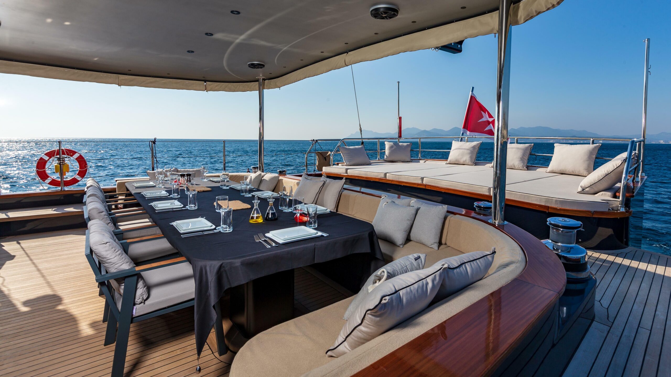 yachts-98545-379118_16.jpg