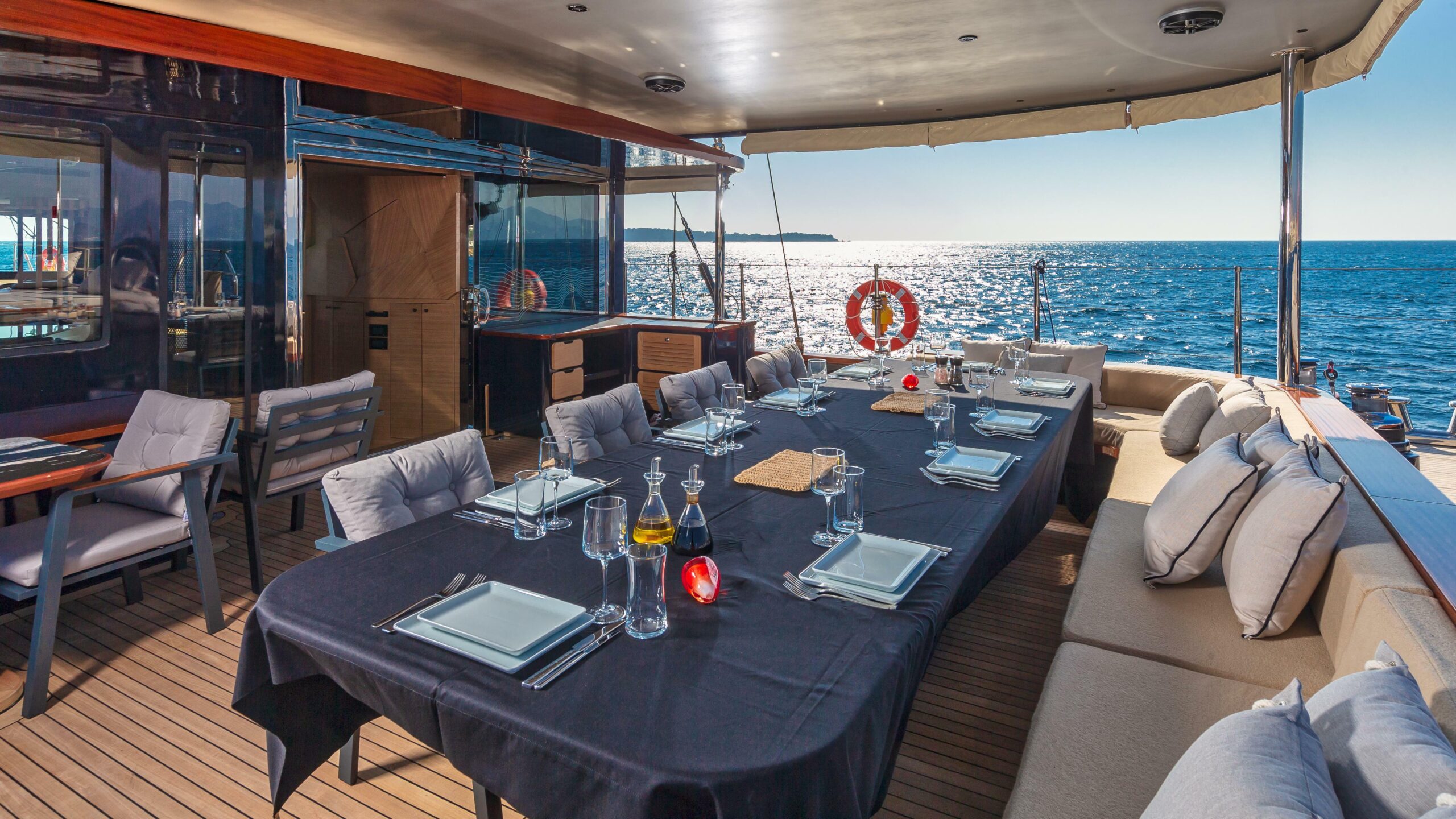 yachts-98545-379118_18.jpg