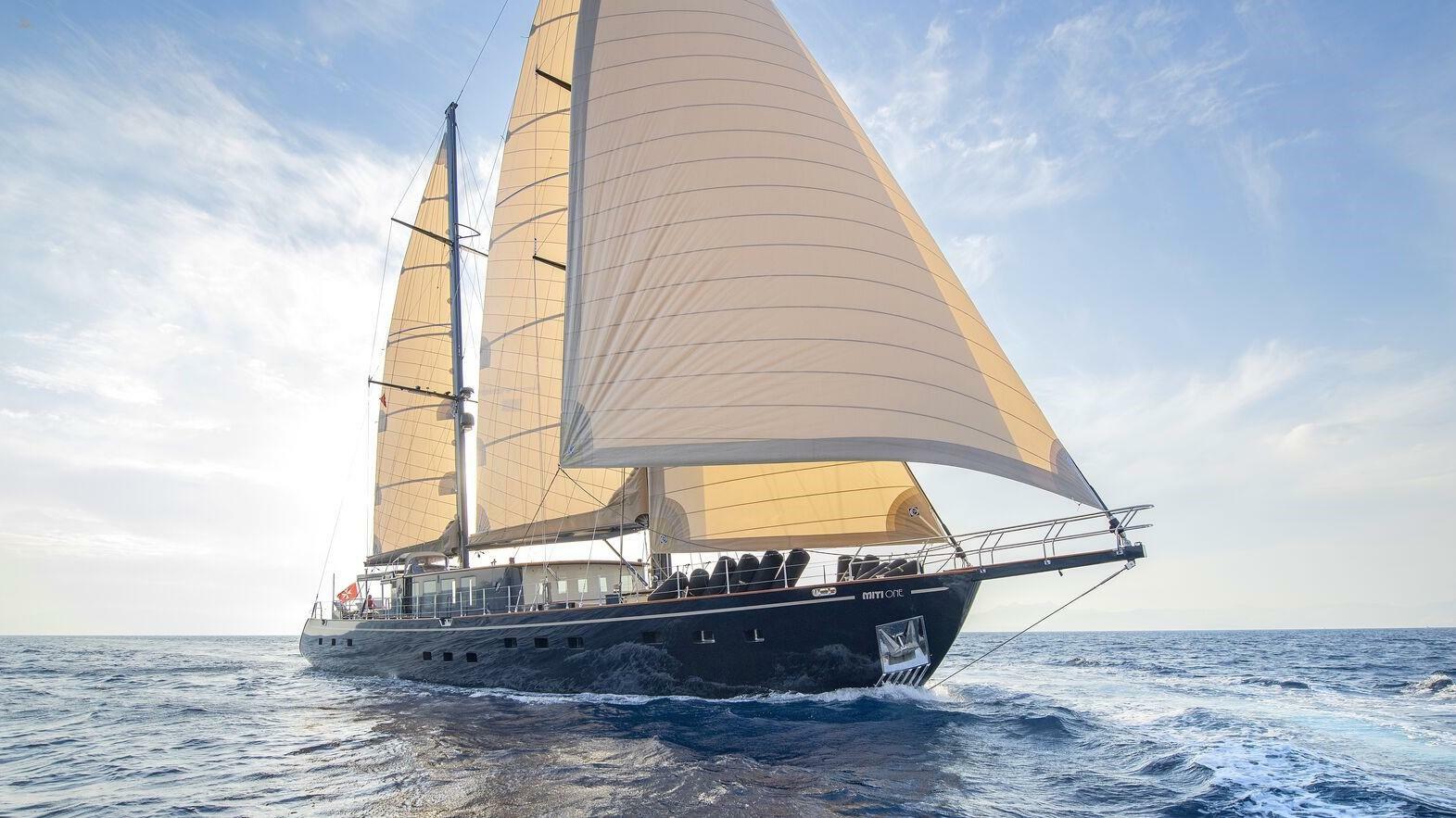 yachts-98545-379118_2.jpg