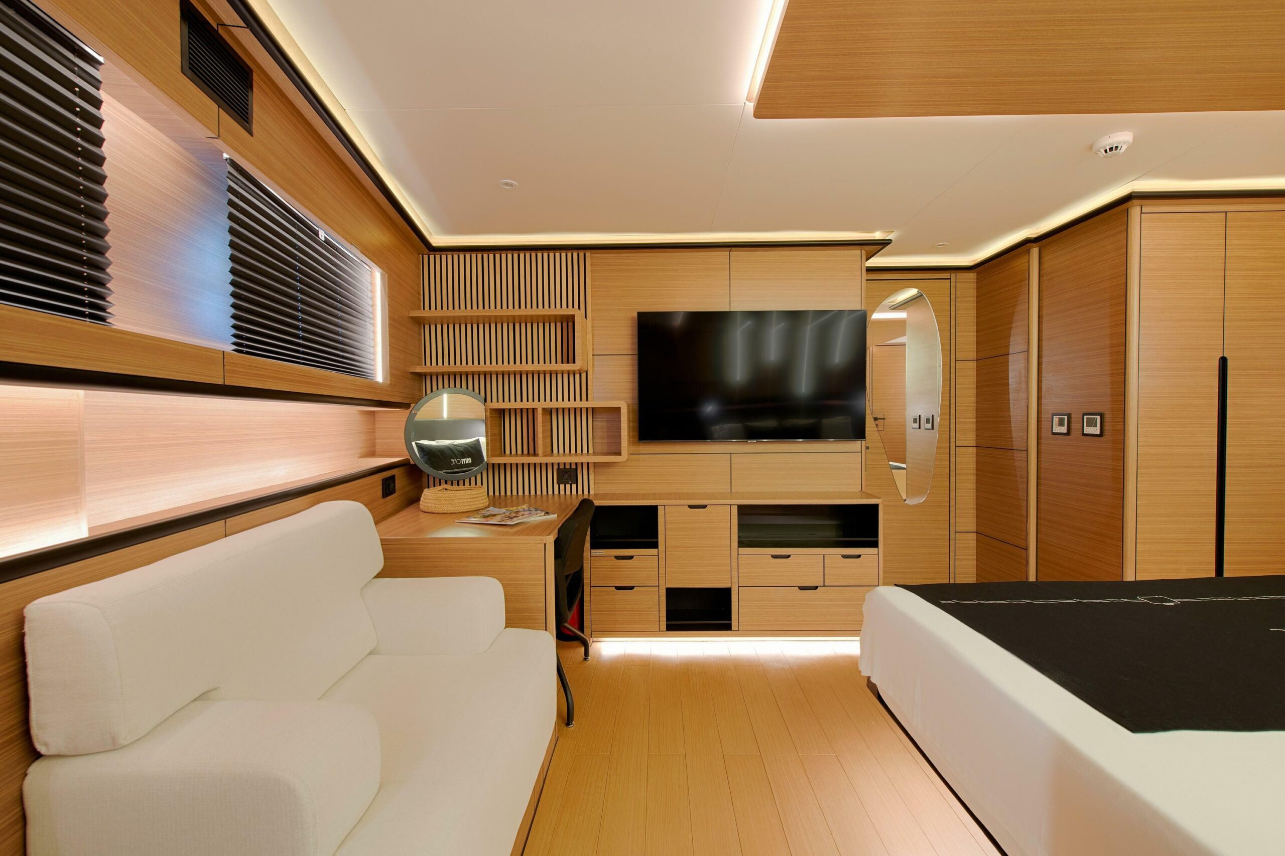 yachts-98545-379118_30.jpg