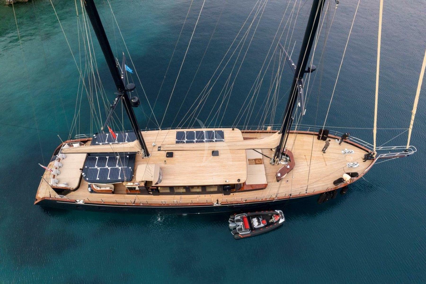 yachts-98545-379118_6.jpg
