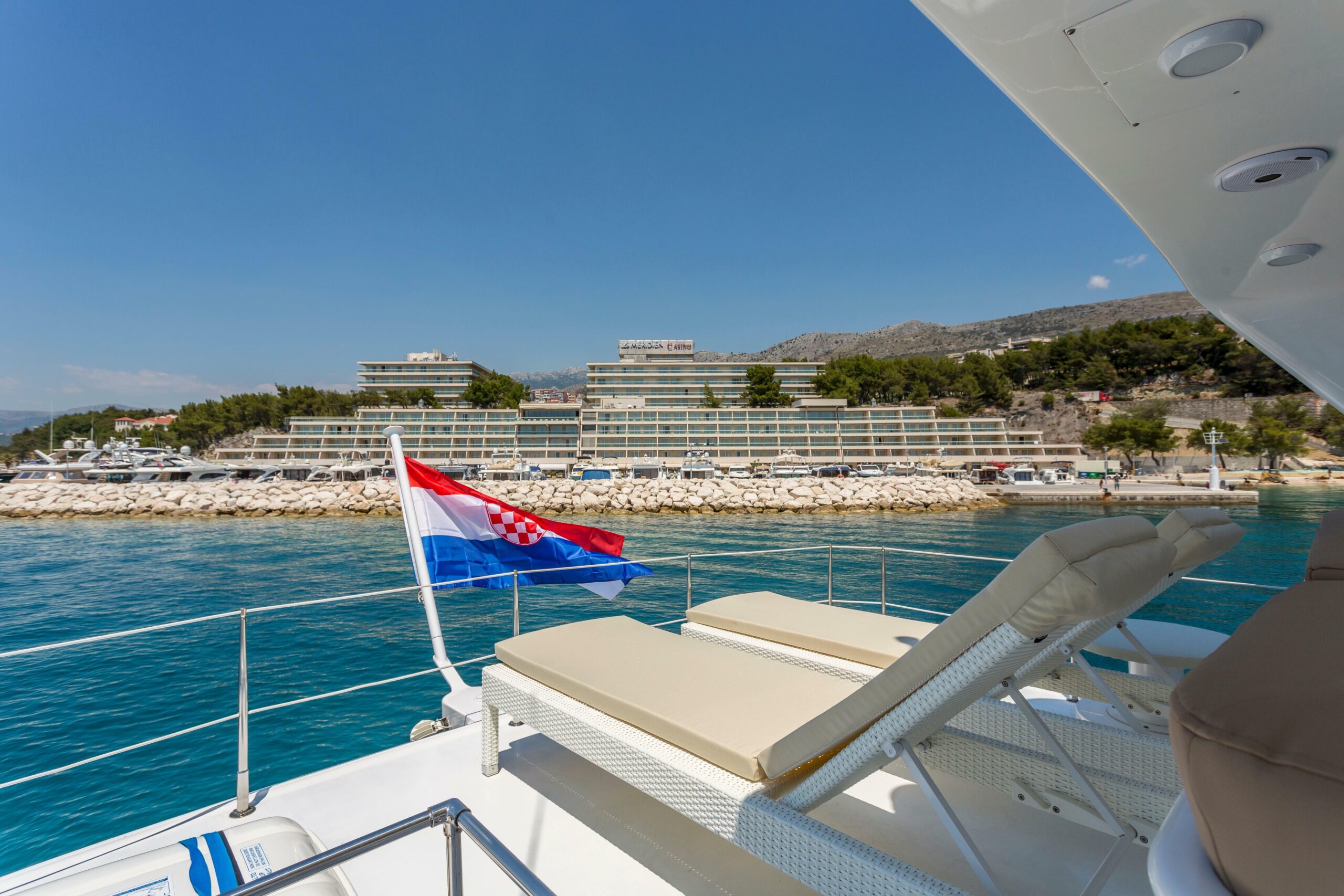 yachts-98553-379126_10.jpg