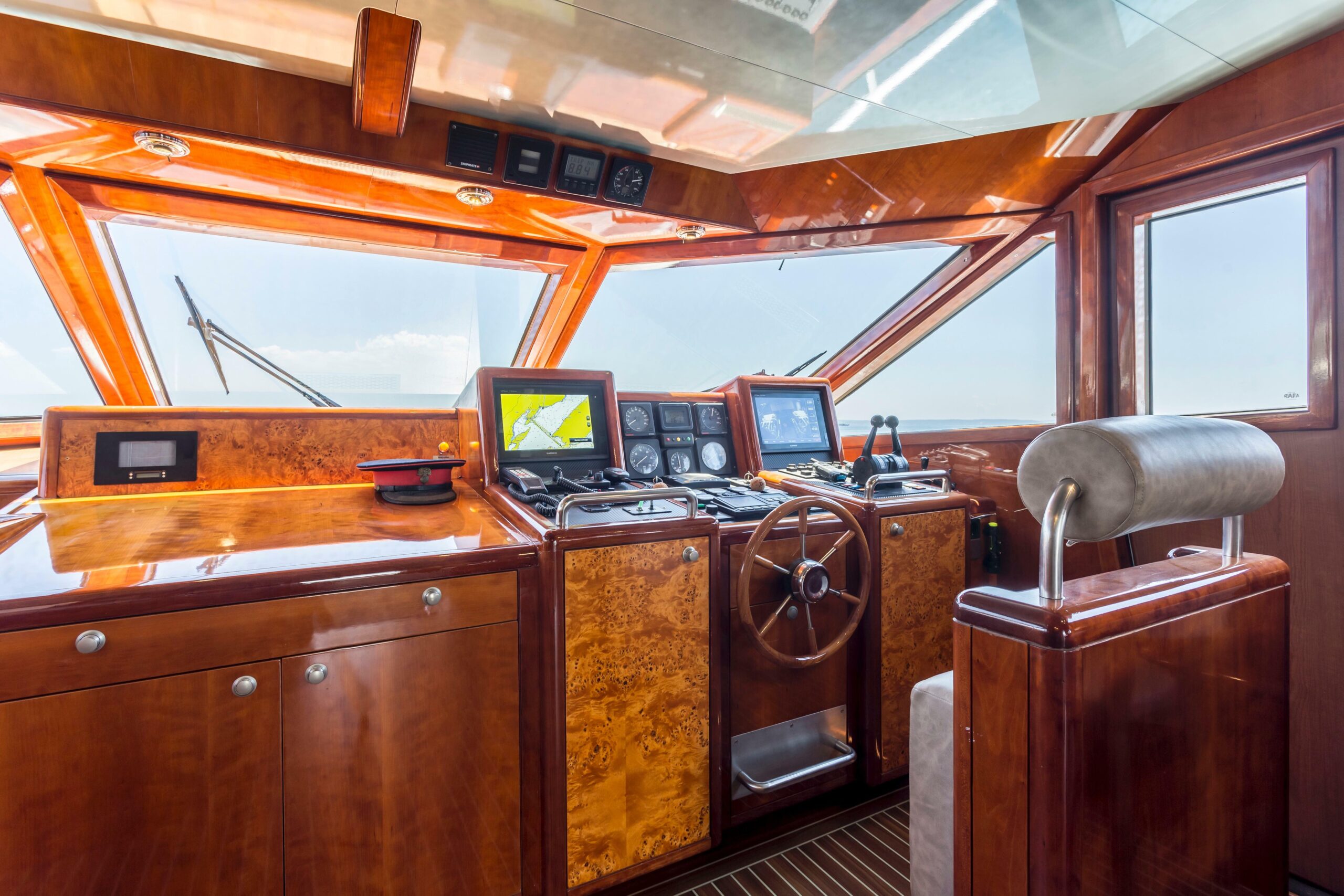 yachts-98553-379126_19.jpg