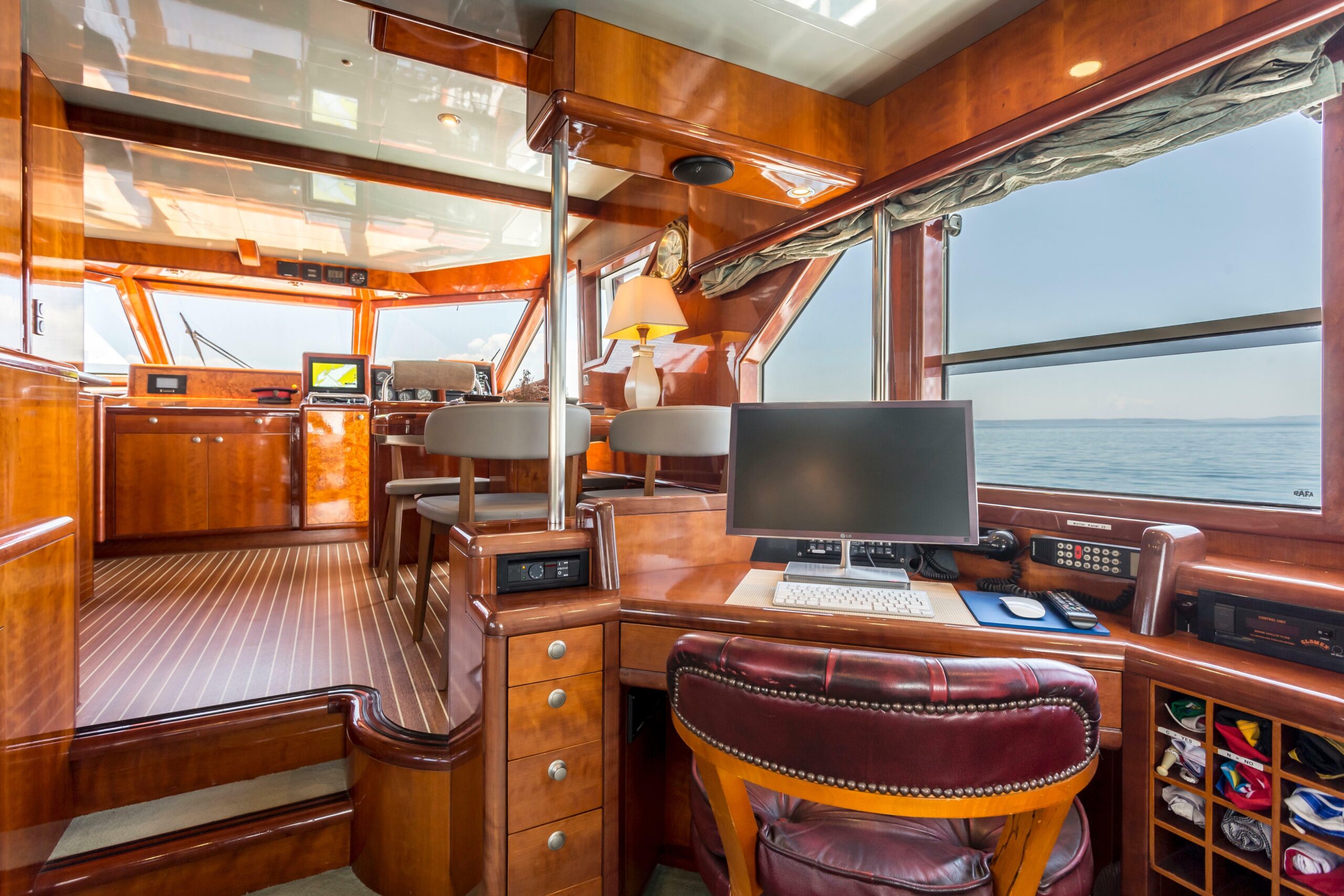 yachts-98553-379126_21.jpg
