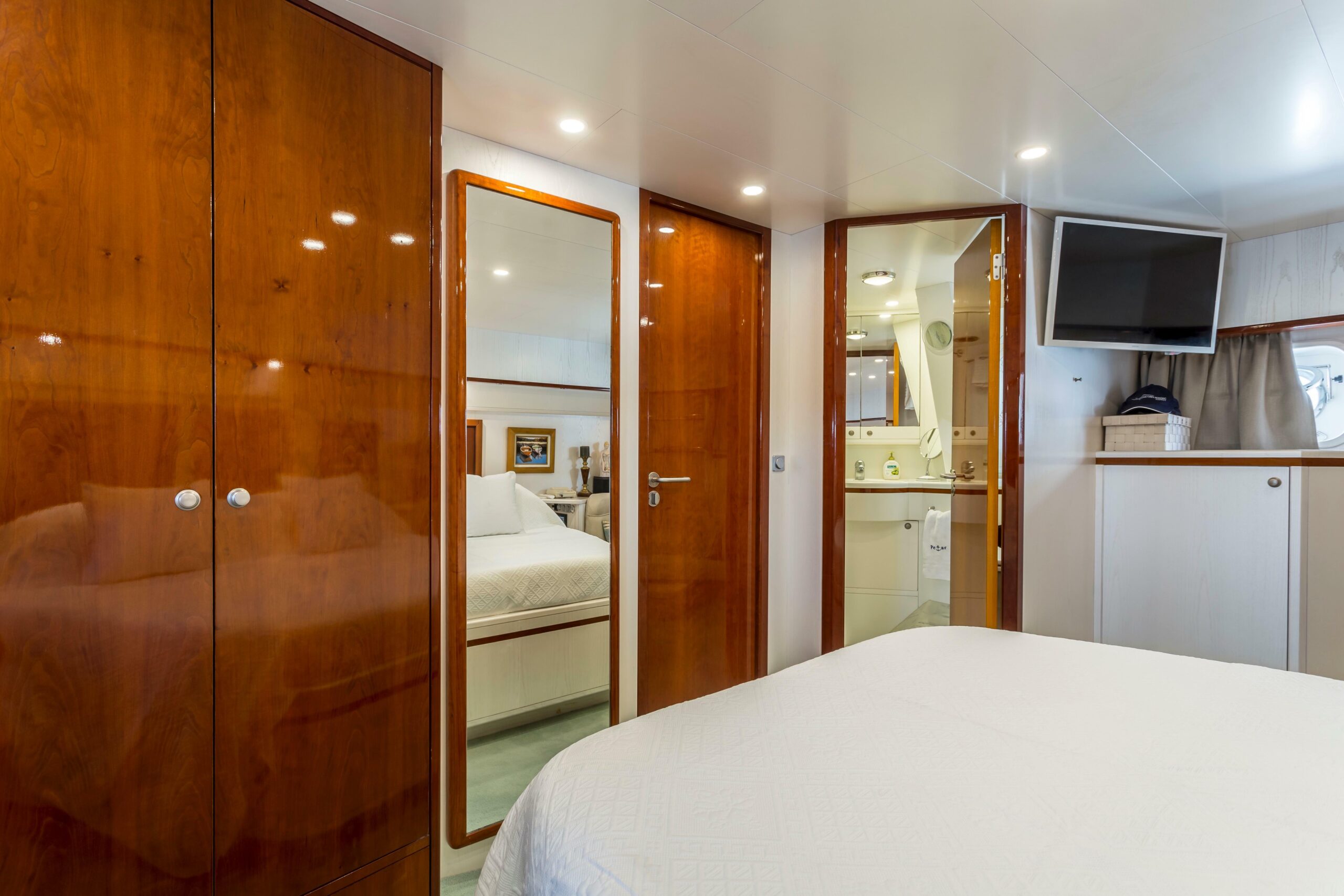 yachts-98553-379126_25.jpg