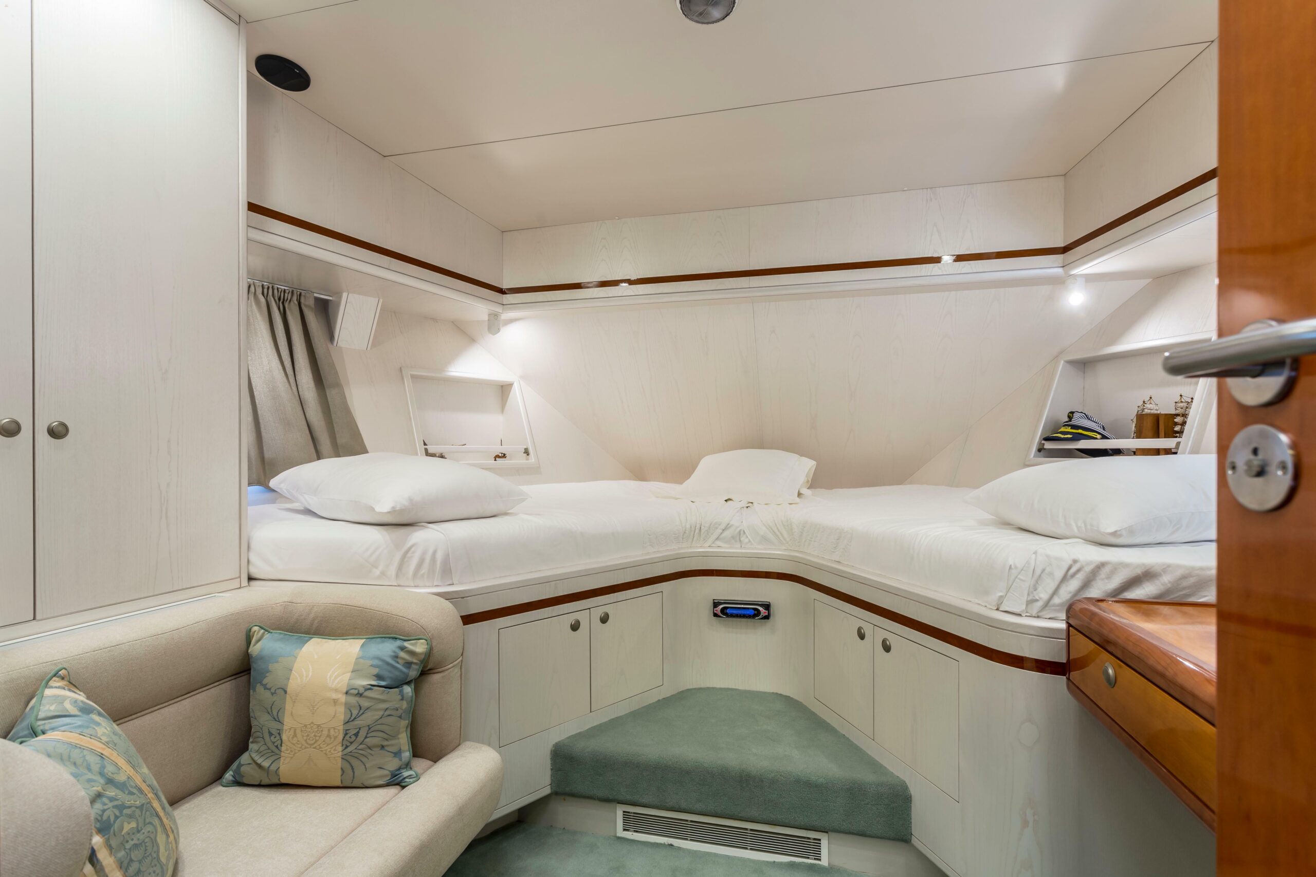 yachts-98553-379126_27.jpg