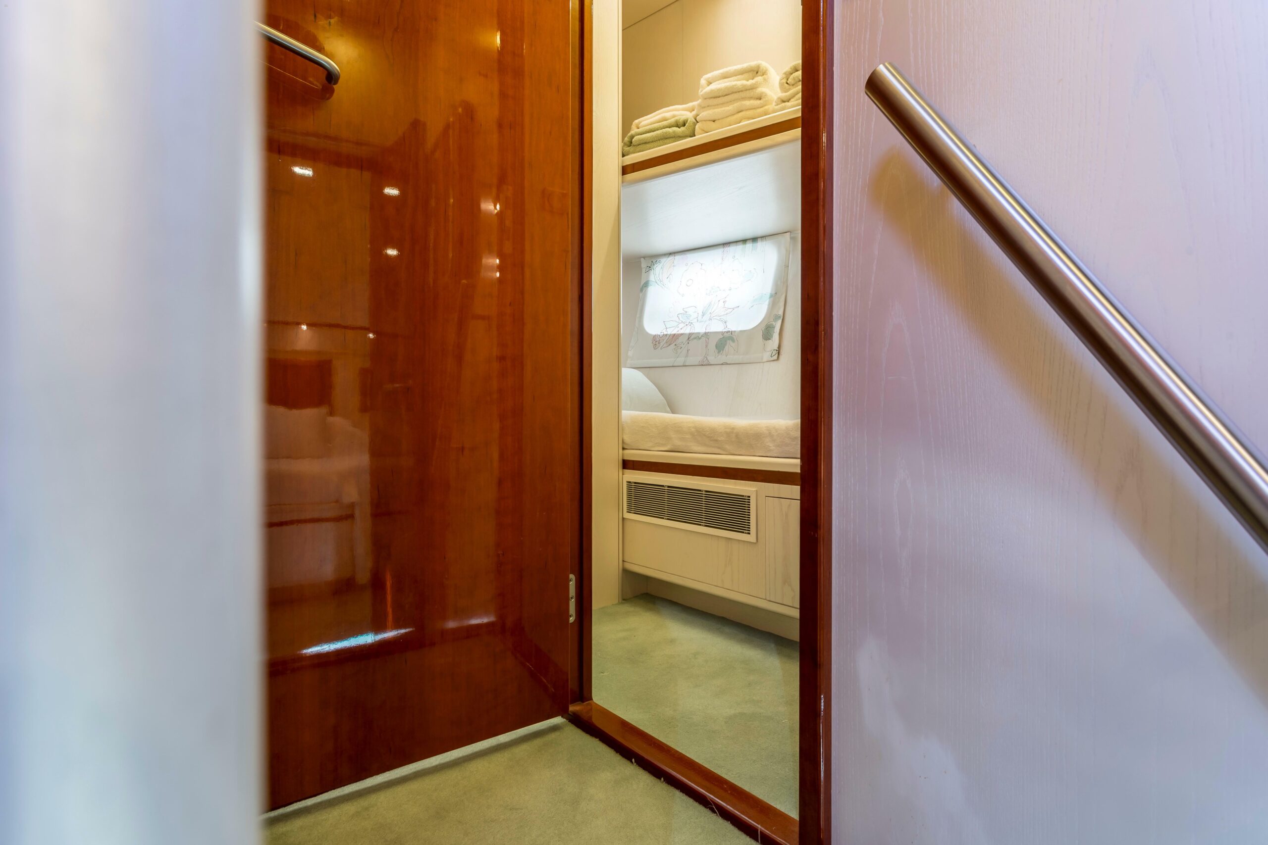 yachts-98553-379126_28.jpg