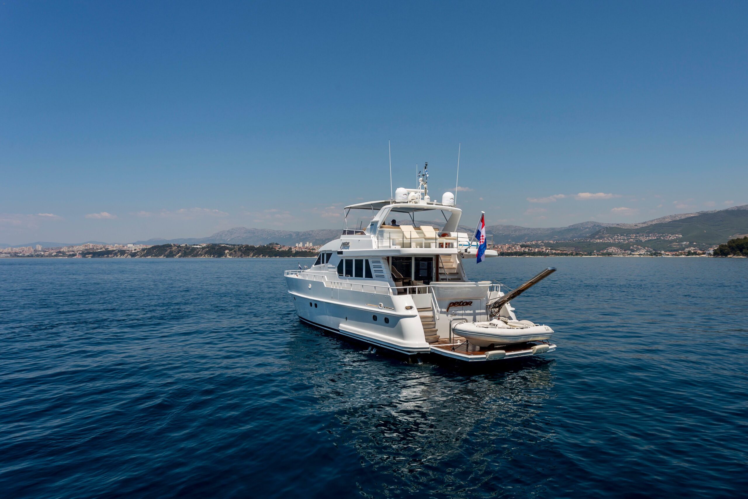 yachts-98553-379126_4.jpg