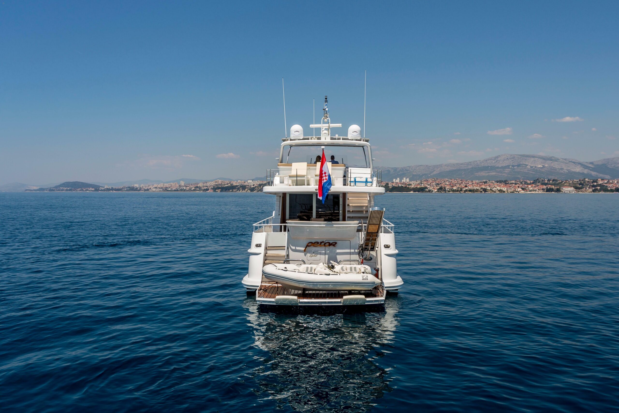 yachts-98553-379126_5.jpg
