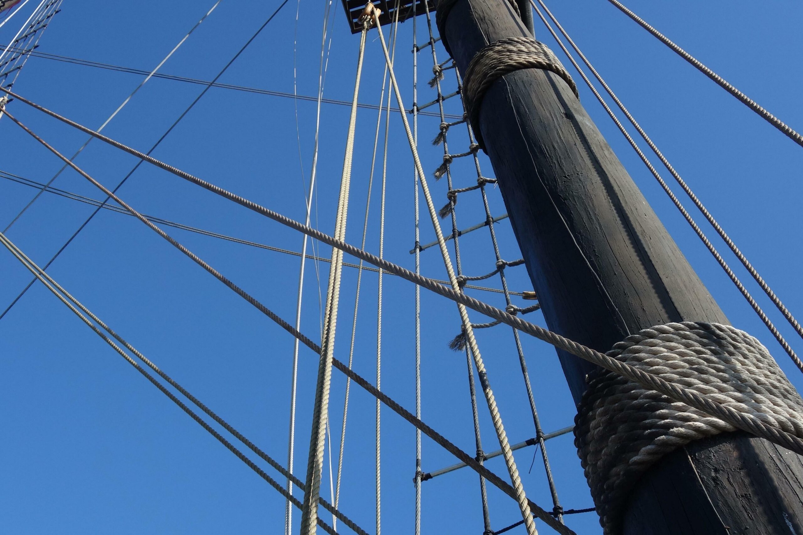 yachts-98565-379143_6.jpg