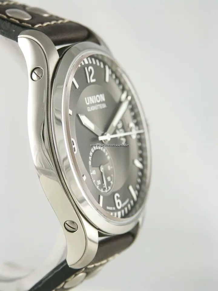 watches-196032-14888977-zs2mink3sannaq612193097k-ExtraLarge.webp