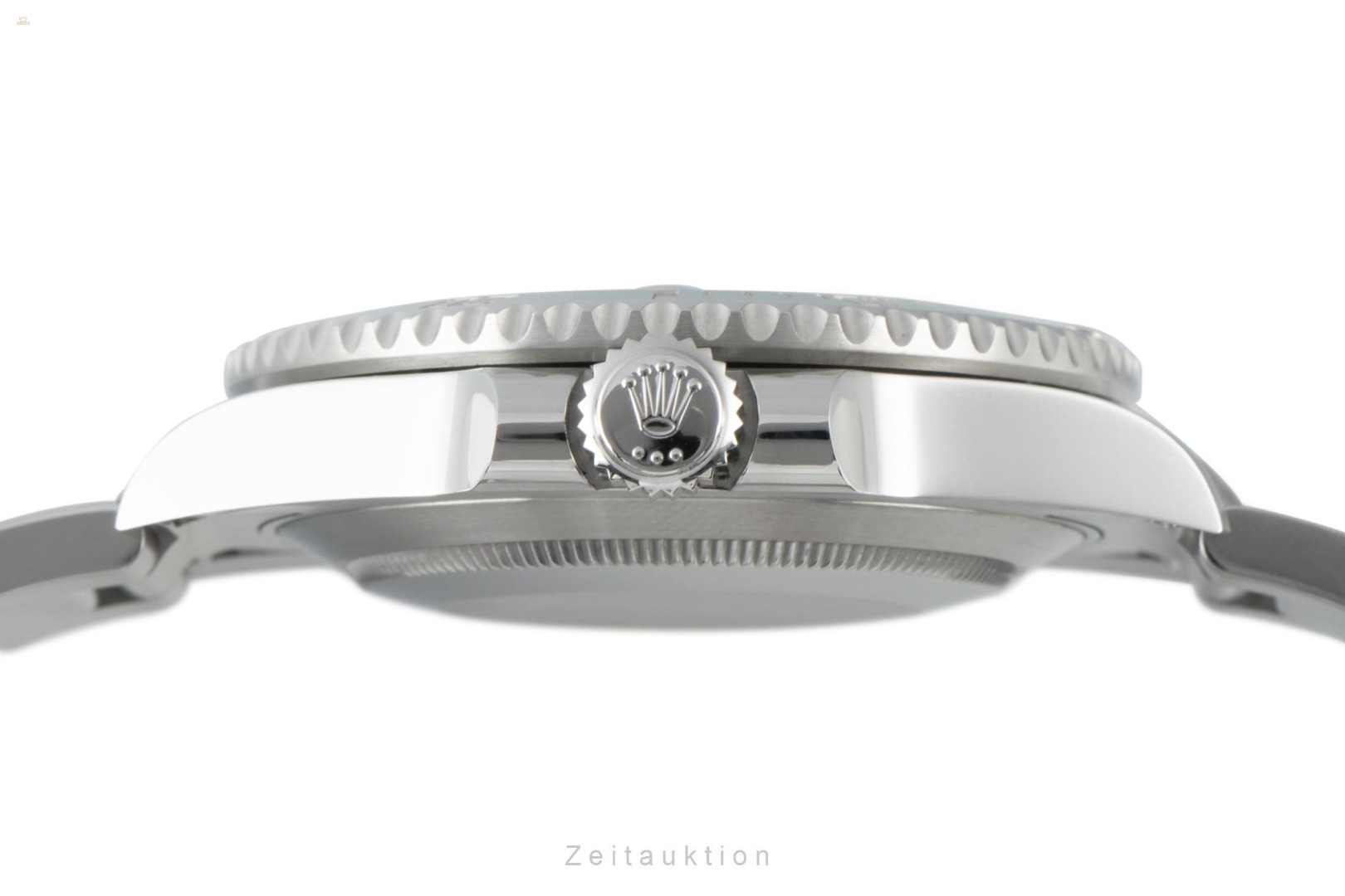 watches-306916-2203327_sw6_case_2k.jpg