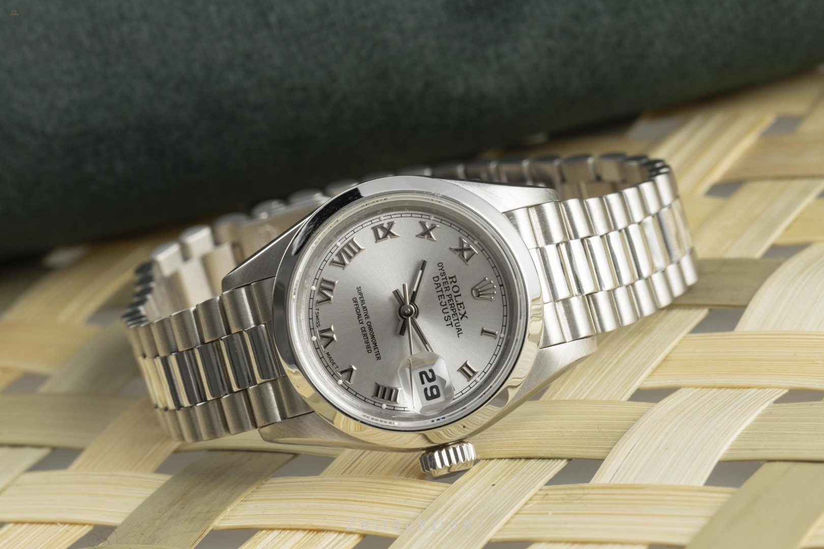 watches-307039-2108214_sw6_theme2_2k.jpg