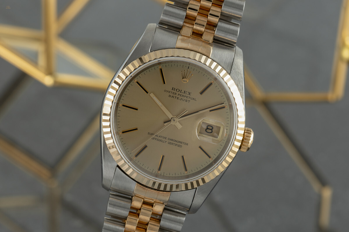 watches-307041-2109127_sw6_coverHover_full.jpg