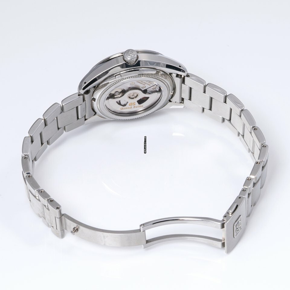 watches-307536-25924139-9k732thwm1alvttypzkfgbhm-ExtraLarge.jpg