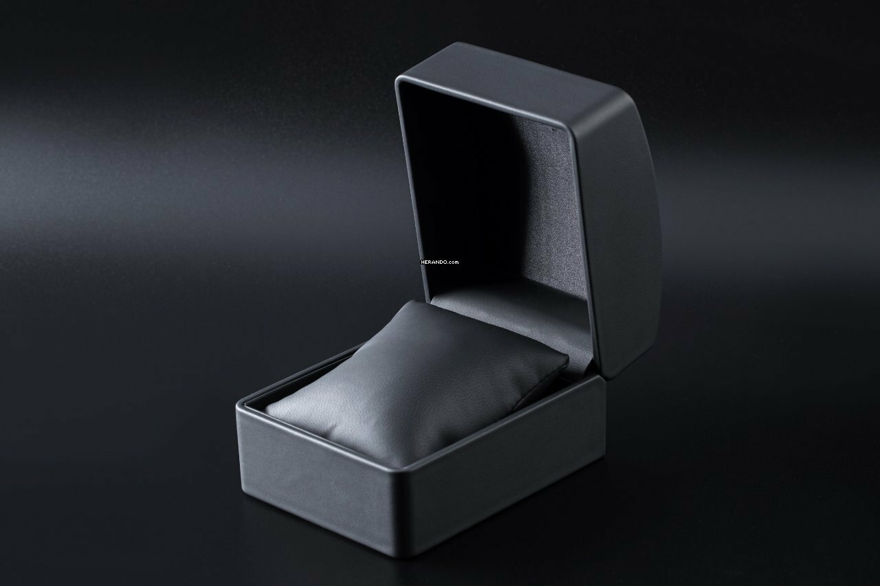 watches-317861-27289117-z7o8drqxg7ualus0e4u207ea-ExtraLarge.jpg