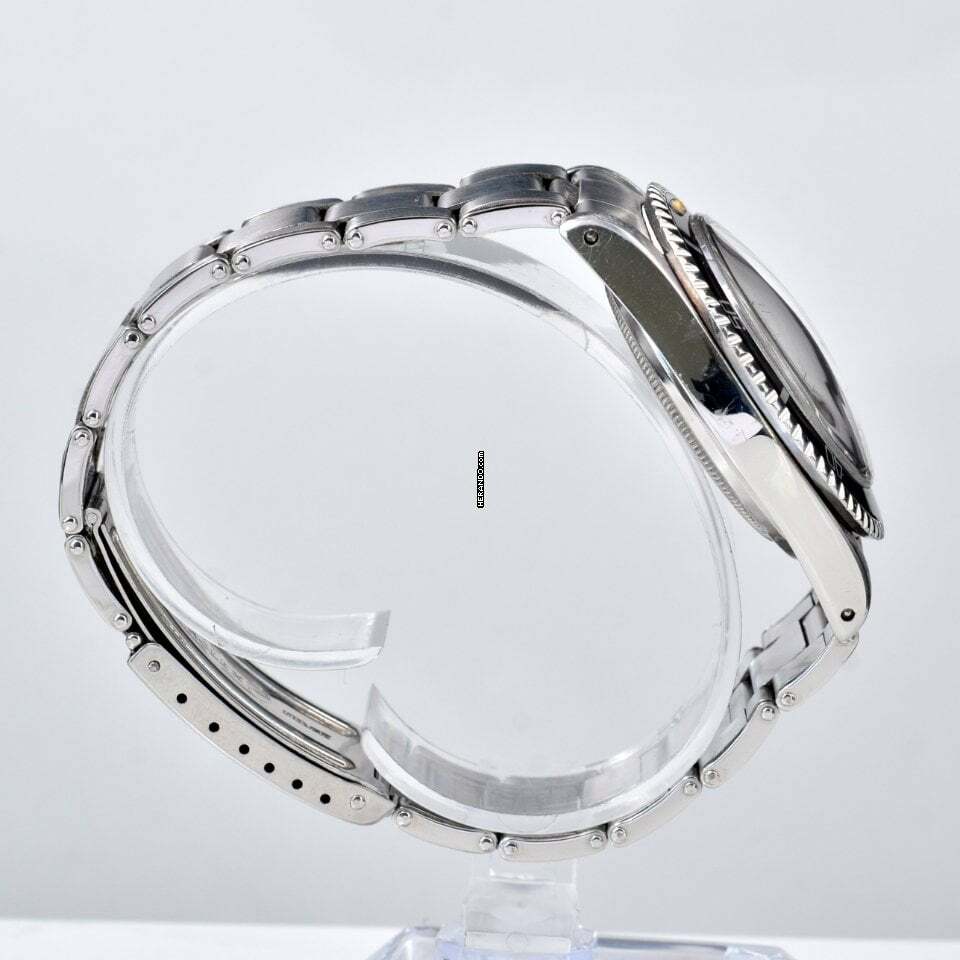 watches-322938-27741171-23h244to2l1tjtgn2hubawif-ExtraLarge.jpg