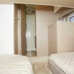 Guest cabin