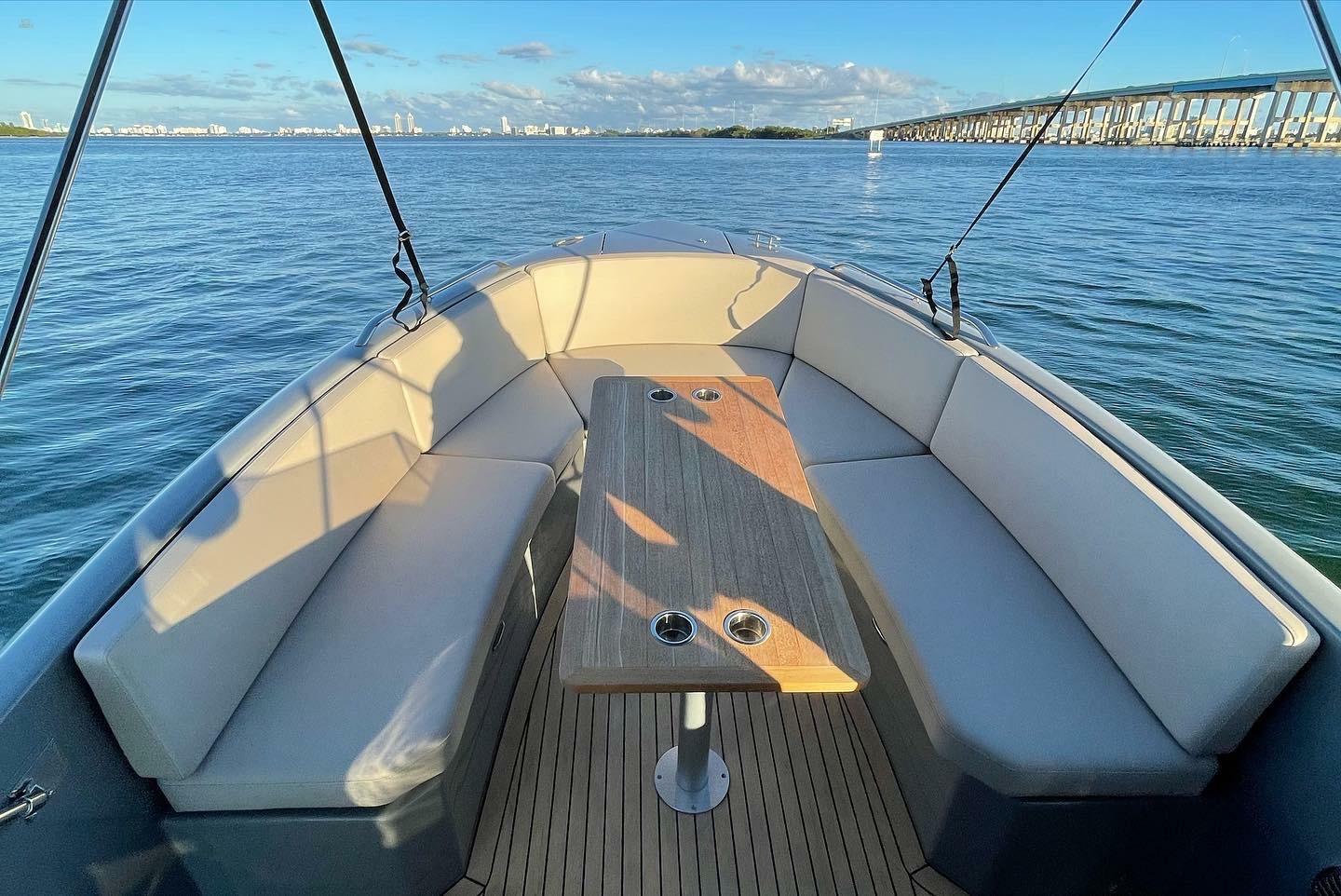 yachts-95010-363997_1.jpg