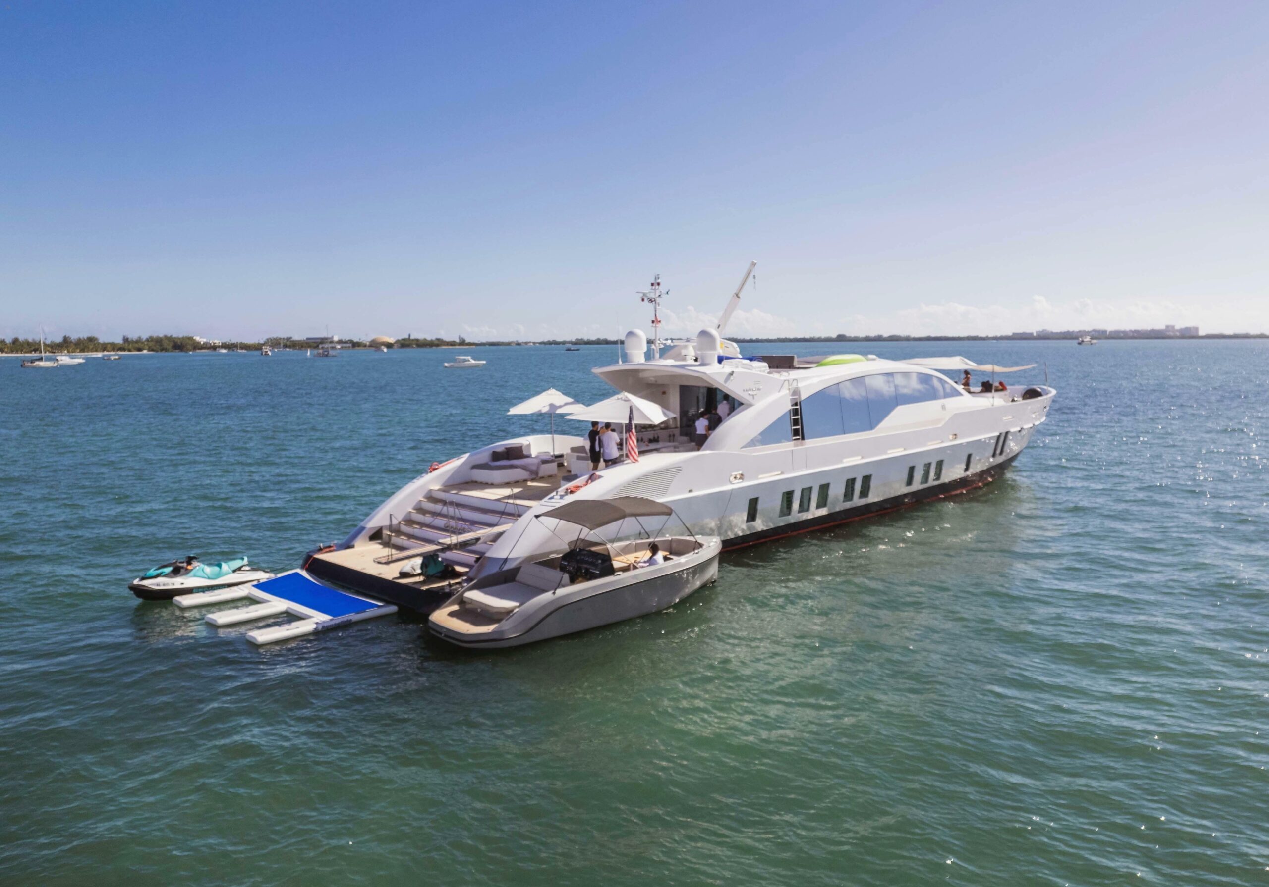 yachts-95010-363997_17.jpg