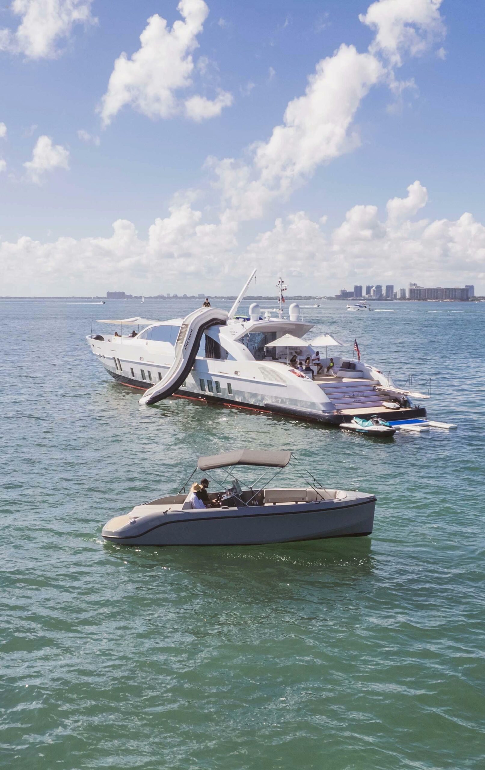 yachts-95010-363997_3.jpg