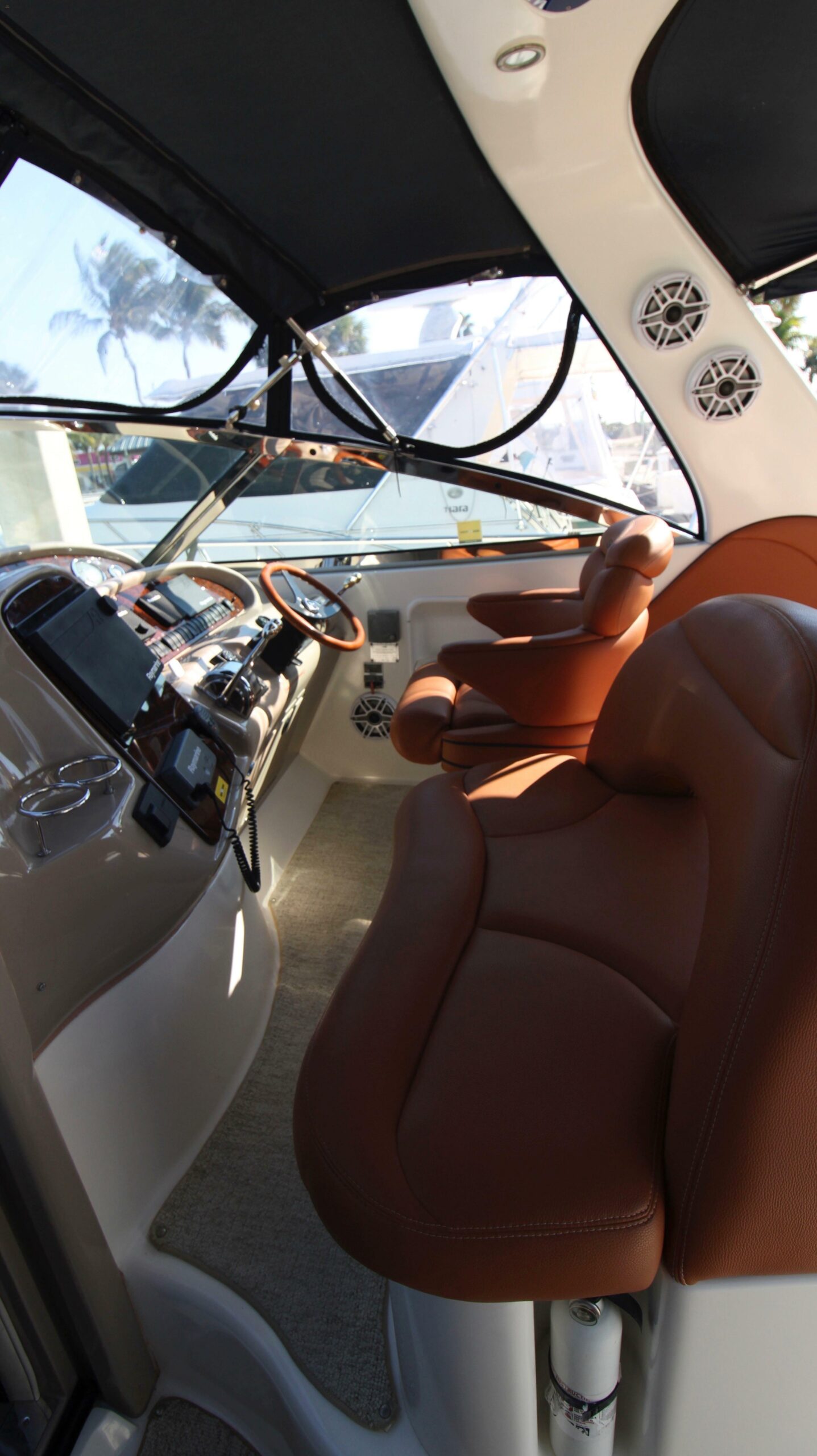 yachts-95078-364177_10.jpg